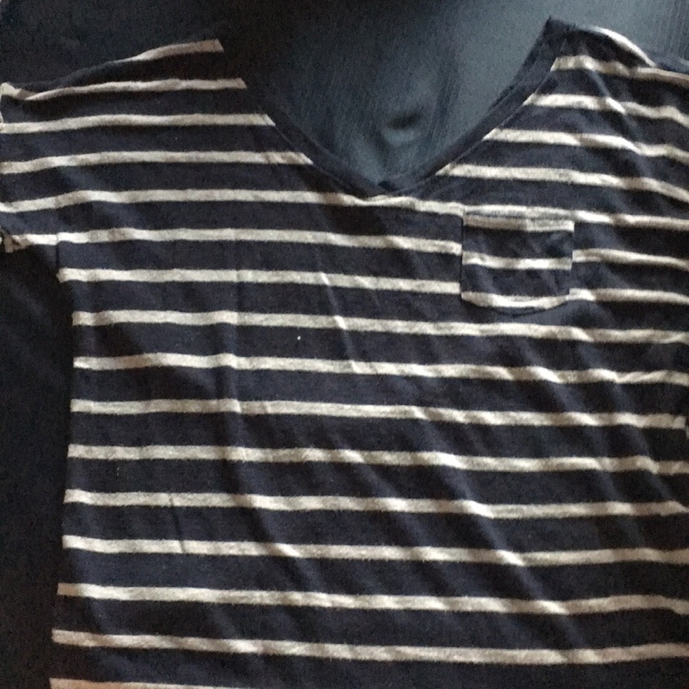 Gilly Hicks Vneck!